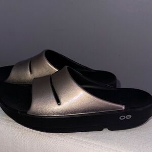 OOFOS Metallic Black Slide Sandals